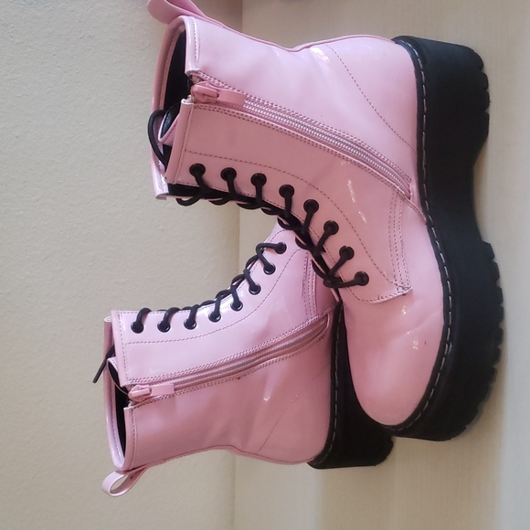 STEVE MADDEN " BETTYY" COMBAT BOOTS - Picture 4 of 4